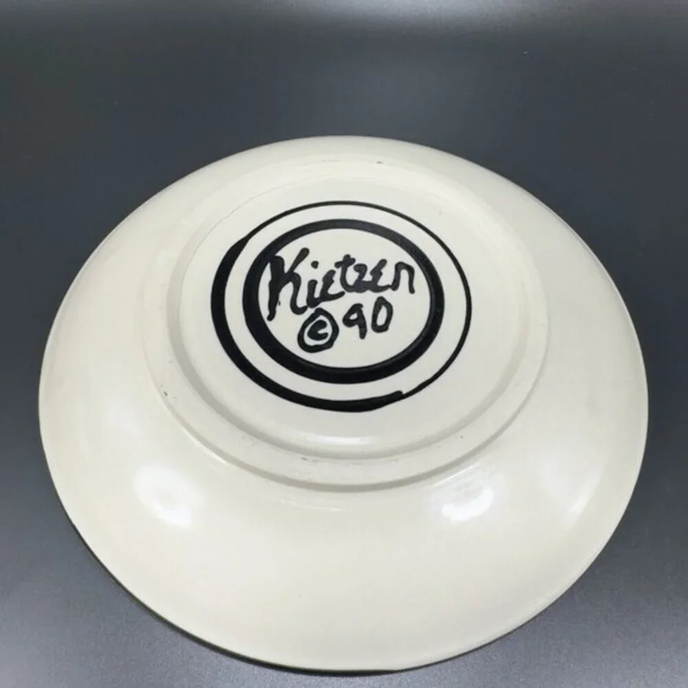1990s Studio Art Pottery Round‎ Dish Plate Of Kitty Cat Signed Kietzen Vintage